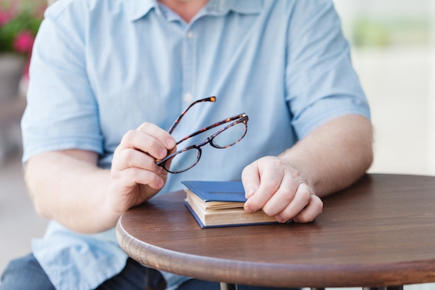 Hombre, libro de lectura