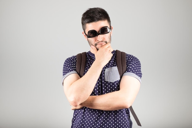 Hombre con mochila