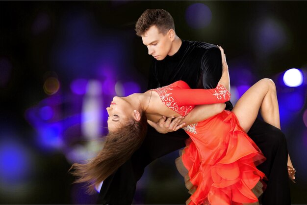 Foto hombre y mujer, bailando, salsa, en, plano de fondo