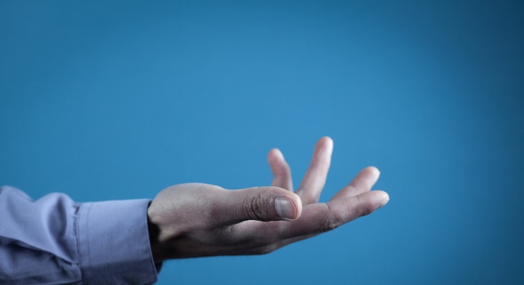 Foto hombre de negocios, actuación, mano vacía