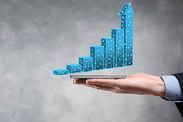 Hombre de negocios con gráficos en 3D de baja poligonal y las estadísticas del mercado de valores obtienen beneficios. Concepto de planificación del crecimiento, estrategia empresarial. Concepto de crecimiento económico. Estrategia empresarial. Publicidad digital.