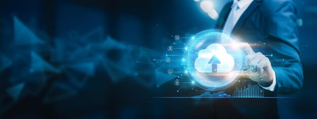 El hombre de negocios sostiene el círculo de la estructura de almacenamiento en la nube El concepto de almacenamiento en las nubes