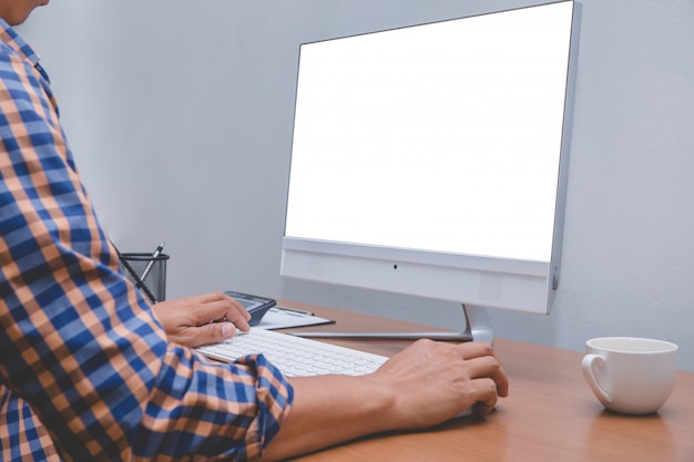 Foto hombre de negocios trabajando en equipo