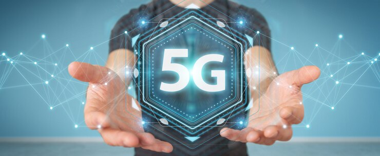 Hombre de negocios usando la interfaz de red 5G