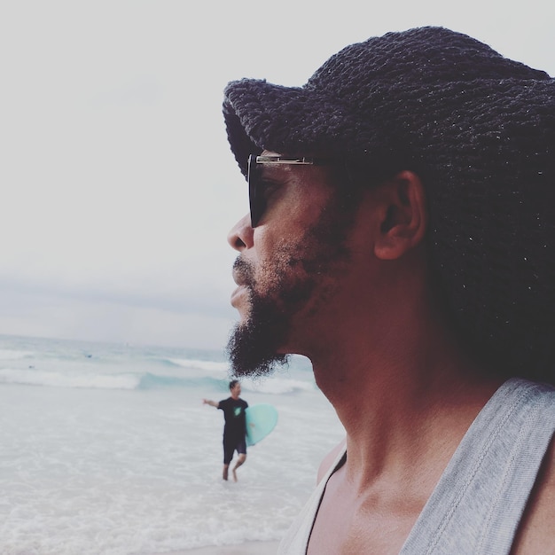 Hombre en la playa