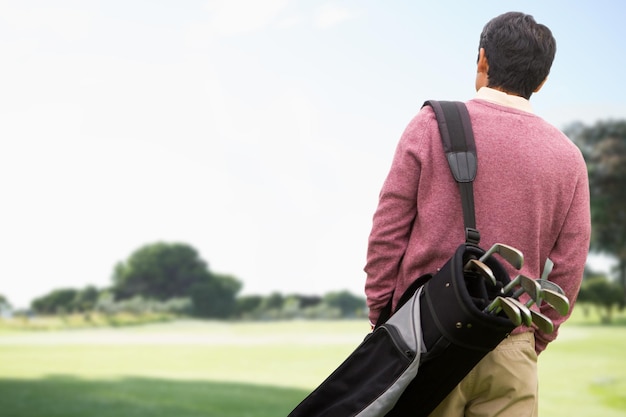 hombre, proceso de llevar, equipo de golf