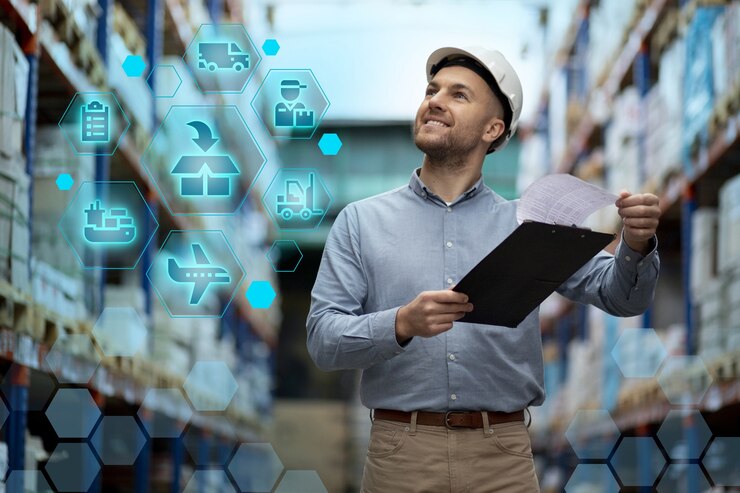 Foto hombre sosteniendo una carpeta con collage de hologramas