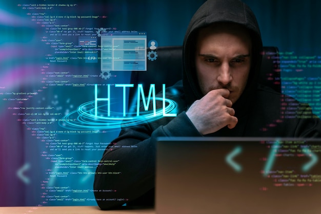 Hombre de tiro medio trabajando en equipo portátil