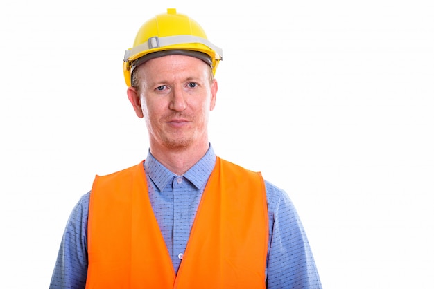 hombre trabajador de la construcción aislado en blanco