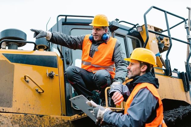 Foto hombres trabajando