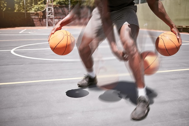 Foto homem a jogar basquetebol.