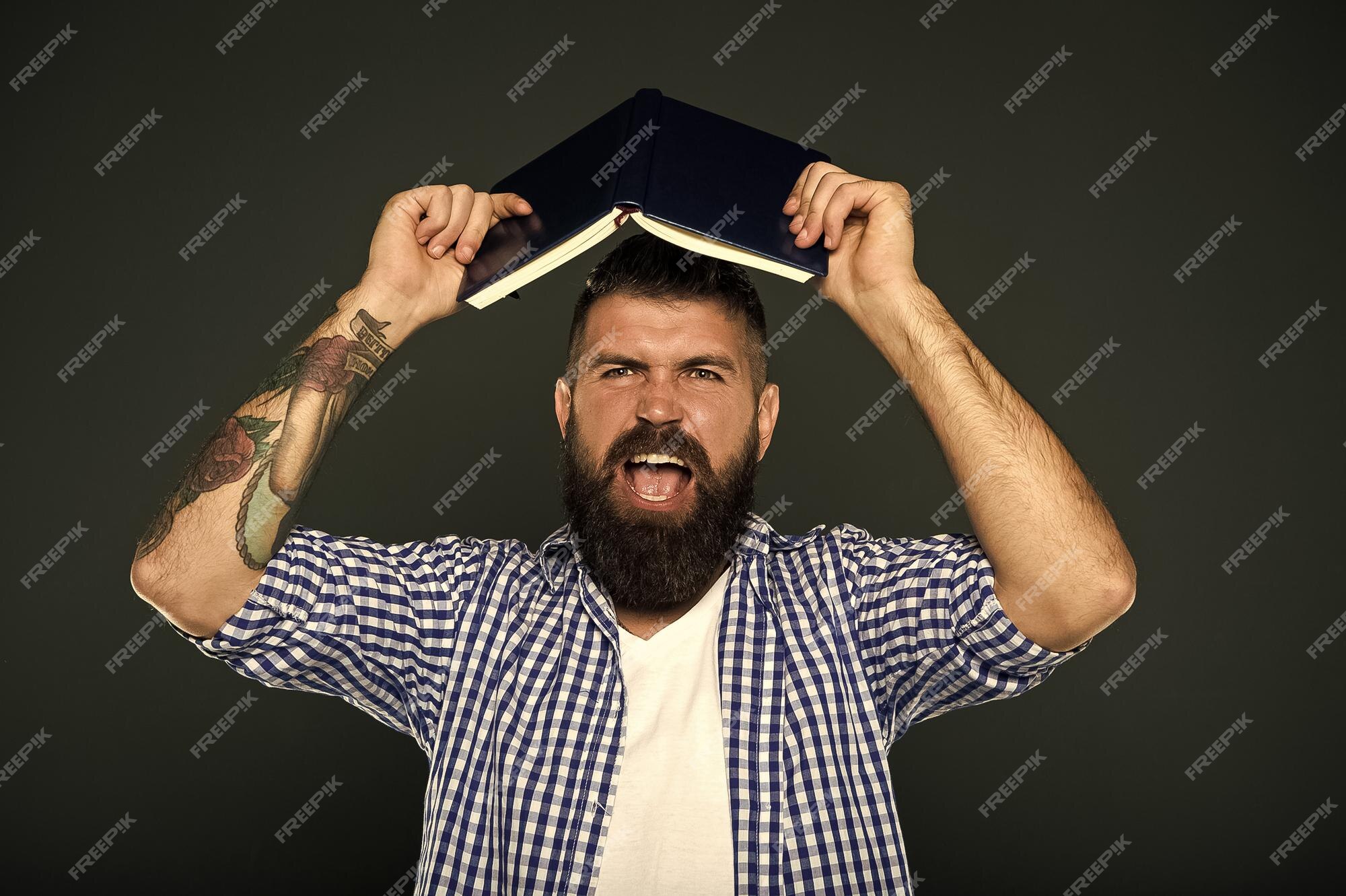 Bonito Homem Barbudo Hipster Com Corte De Cabelo Elegante E Barba