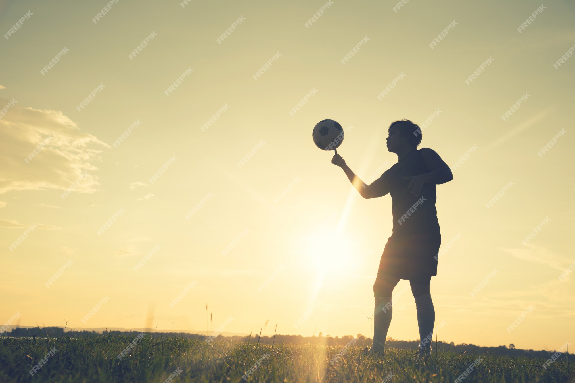 Silhueta De Dois Jogadores De Futebol De Volta à Parte Traseira Imagem de  Stock - Imagem de atleta, estar: 61417525