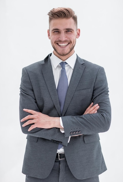 Homem de negócios sorridente isolado no branco