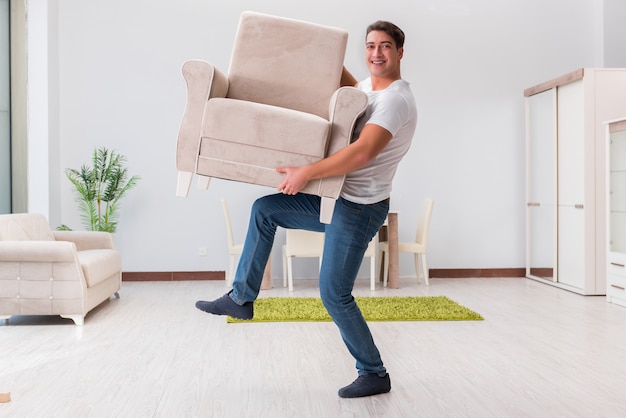 Homem, em movimento, mobília, casa