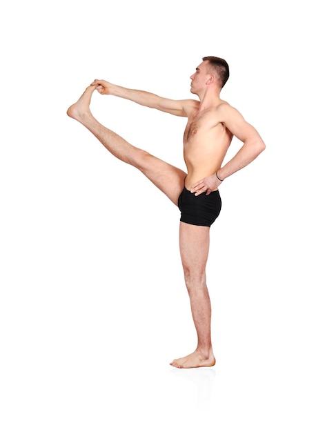 Foto homem fazendo yoga