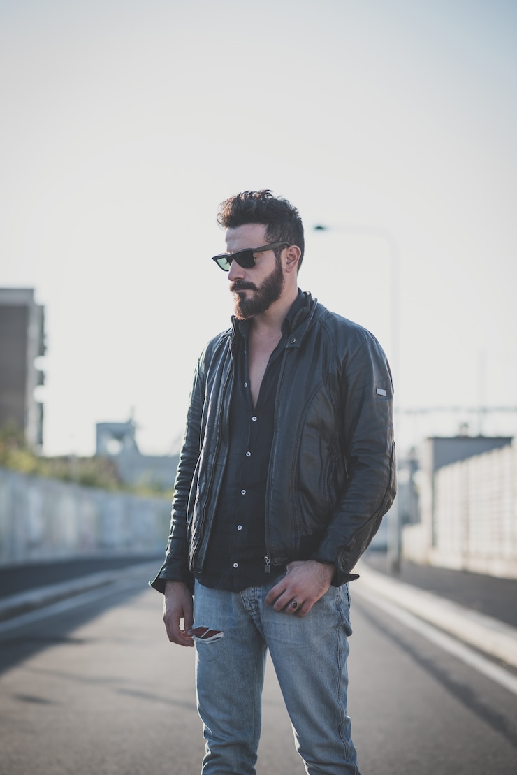 Foto homem jovem bonito atraente modelo de barba
