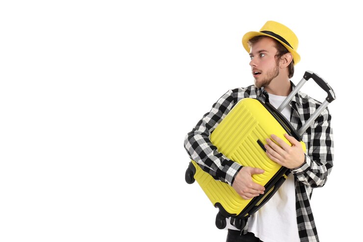 Foto homem jovem viajante isolado no fundo branco