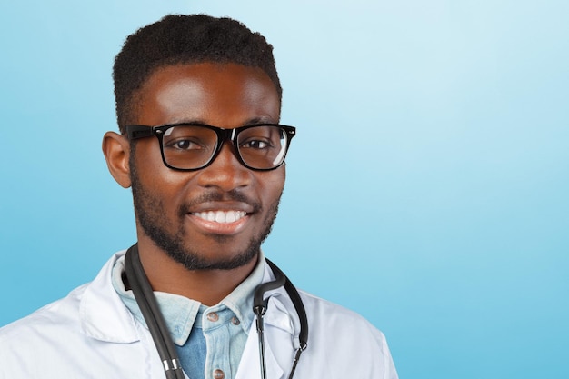 Homem médico afro-americano