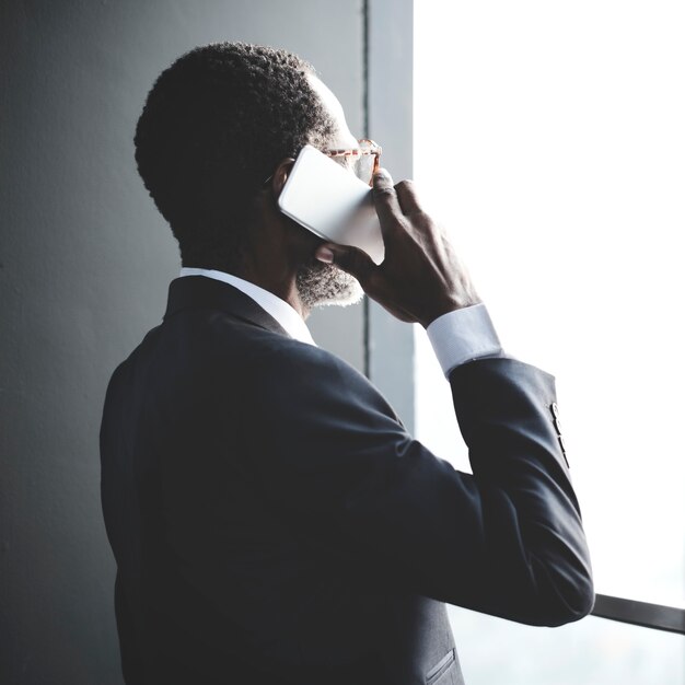 Foto homem negócios, comunicação, móvel, telefone, conecte, conceito