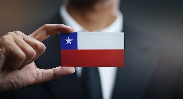 Foto homem negócios, segurando, cartão, de, bandeira chile