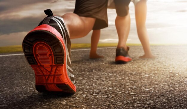 Foto homem pronto para correr.