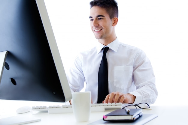 Foto homem trabalho as pessoas trabalham moderna