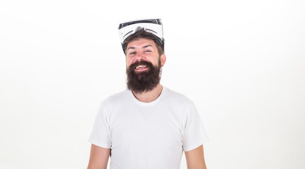 Foto homem usando óculos de realidade virtual o homem com óculos de realidade virtual homem usando virtual