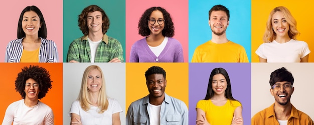 Homens e mulheres multiétnicas positivos posando em colagem de fundos coloridos