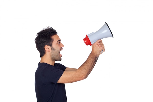 Homens jovens em preto com um megafone proclamando algo isolado