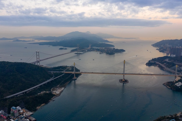 Hong Kong 12 de febrero de 2019: Puente Tsing Ma y puente Ting Kau