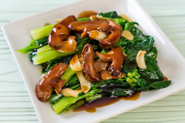 Hong Kong Kale Rühren in Austernsauce gebraten