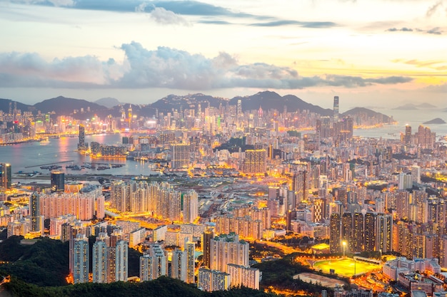 Hong kong-skyline kowloon