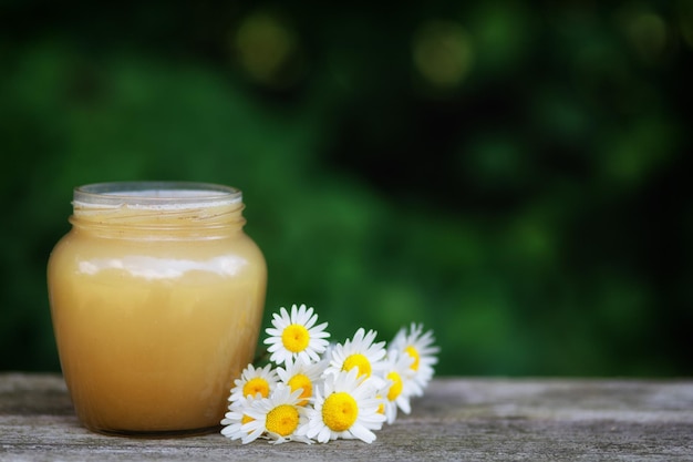 Honig im Glas auf dem Pass