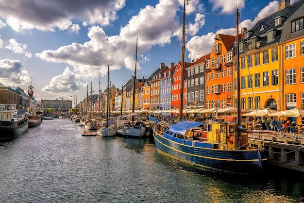 Horizonte céntrico de la ciudad de Copenhague en Dinamarca