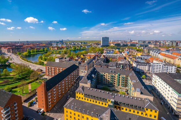 Horizonte céntrico de la ciudad de Copenhague en Dinamarca