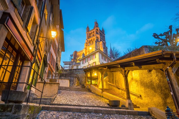 Foto horizonte del centro de la ciudad de lausana en suiza