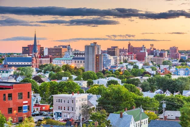 Horizonte del centro de Portland Maine Estados Unidos