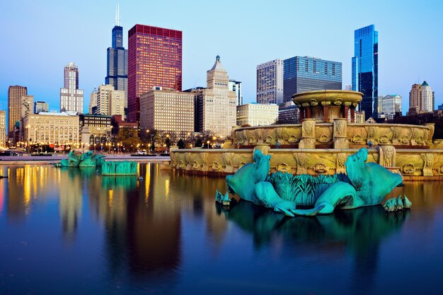 El horizonte de Chicago y la fuente de Buckingham