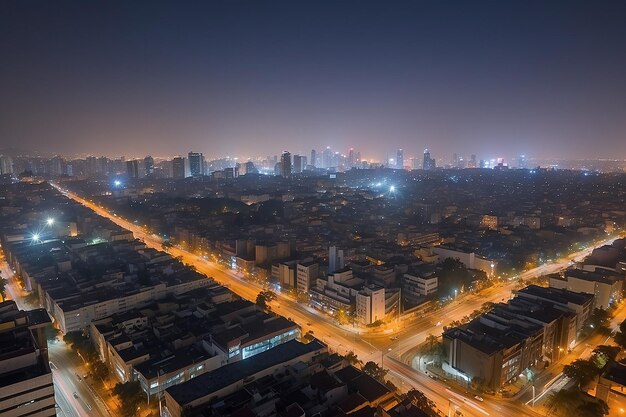 El horizonte de la Ciudad de México por la noche desde el distrito de Colonio Polanco hacia el noroeste