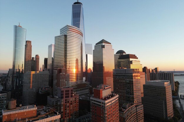 El horizonte de la ciudad de Nueva York Los rascacielos de Manhattan en Nueva York Vista panorámica aérea desde Hudson Piver