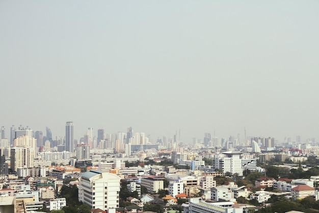 Horizonte da cidade de Bangkok à luz do dia