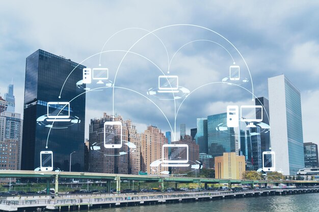 Horizonte da cidade de Nova York Sede das Nações Unidas sobre o East River Manhattan Midtown durante o dia NYC EUA Holograma de mídia social Conceito de rede e estabelecimento de novas conexões de pessoas
