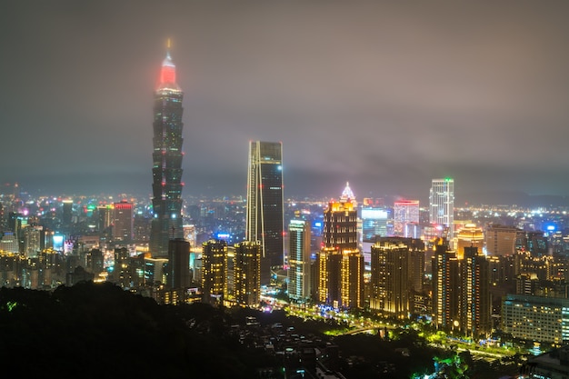 Horizonte de Taipei à noite em taiwan, a república da China