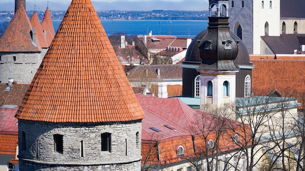 Horizonte de Tallinn, Estônia. Vista aérea de Tallinn. Cidade velha de Tallinn, Estônia.