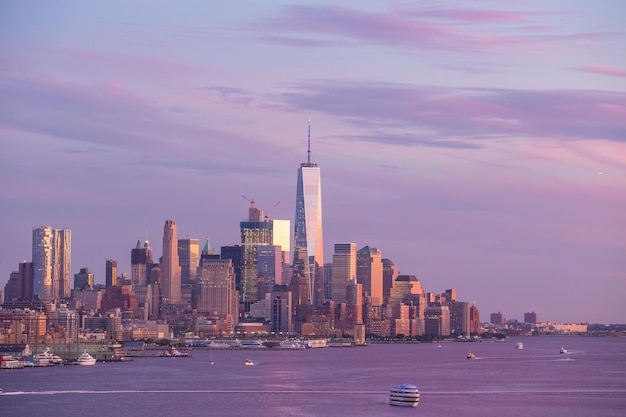 Horizonte do centro de Manhattan ao pôr do sol