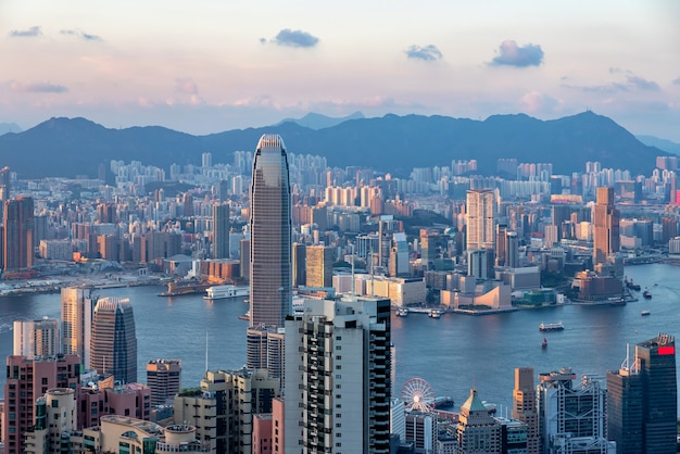 Horizonte de Hong Kong al atardecer