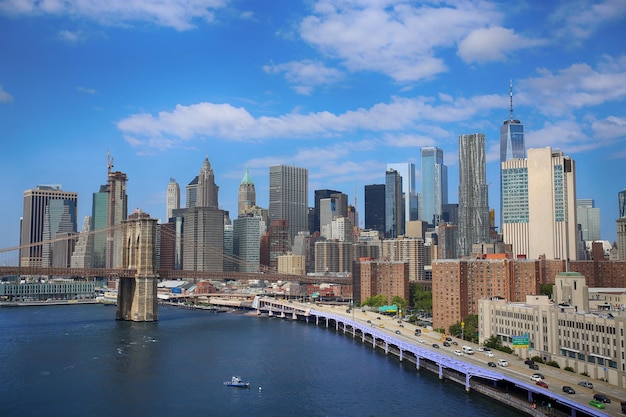 horizonte de manhattan, y, puente de brooklyn, ciudad nueva york