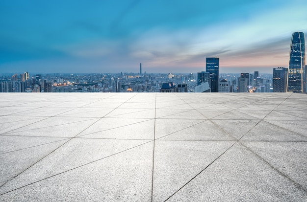 Horizonte del paisaje de los edificios de la ciudad cuadrada y moderna