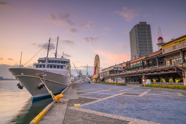 El horizonte y el puerto de Kobe en Japón